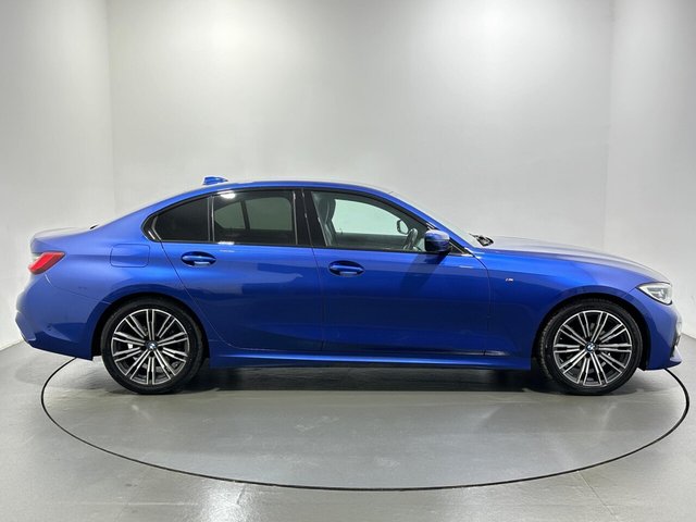 2021 BMW 3 Series - Photo 9