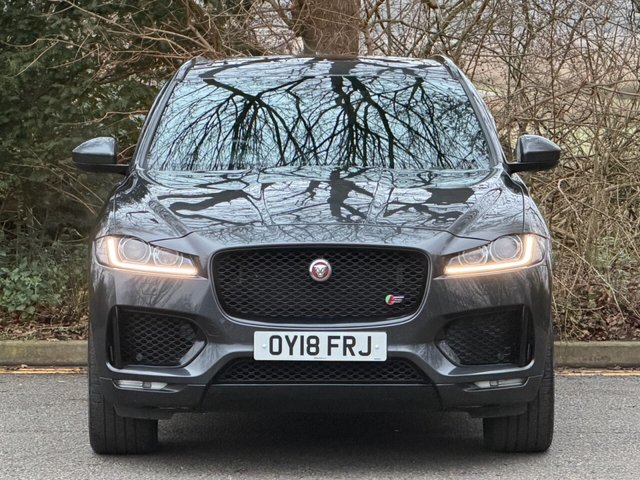 2018 Jaguar F-Pace - Photo 2