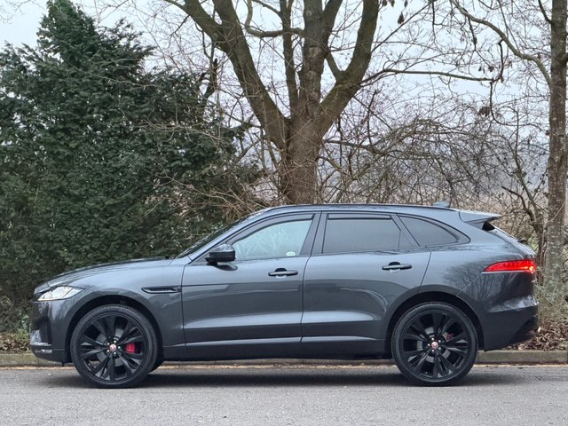 2018 Jaguar F-Pace - Photo 3