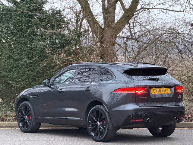 2018 Jaguar F-Pace - Photo 4