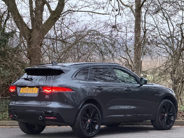 2018 Jaguar F-Pace - Photo 6