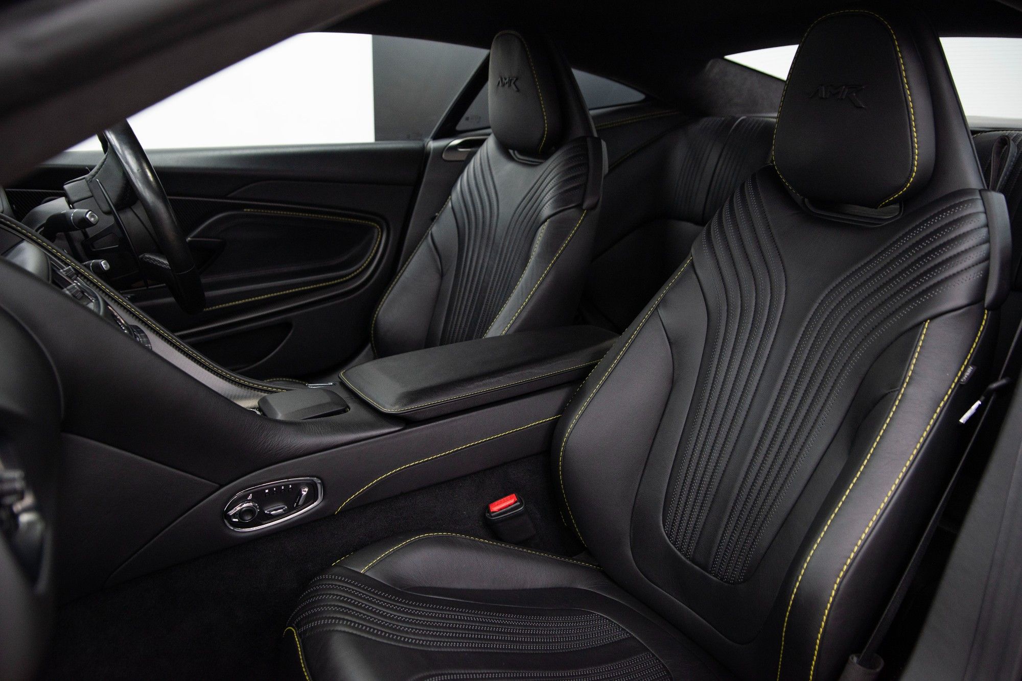 USED 2020 A ASTON MARTIN DB11 5.2 V12 BiTurbo AMR Coupe  