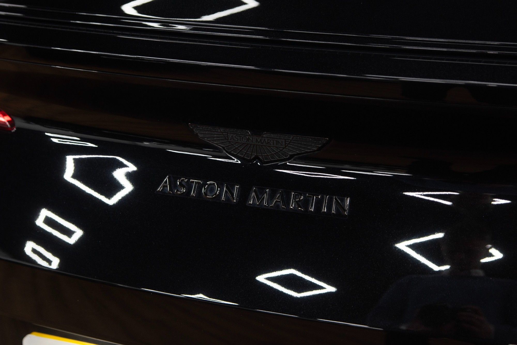 USED 2020 A ASTON MARTIN DB11 5.2 V12 BiTurbo AMR Coupe  