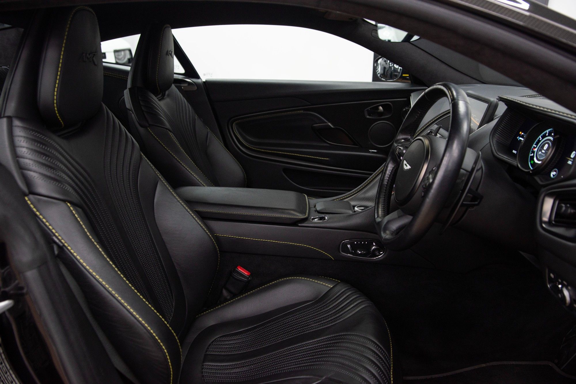 USED 2020 A ASTON MARTIN DB11 5.2 V12 BiTurbo AMR Coupe  