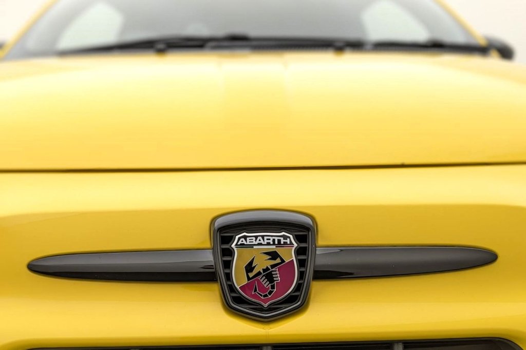 USED 2016 ABARTH 595 1.4 T-Jet Hatchback 3dr Petrol Manual Euro 6 (145 ps) Bluetooth, 17" Alloys, Air Con
