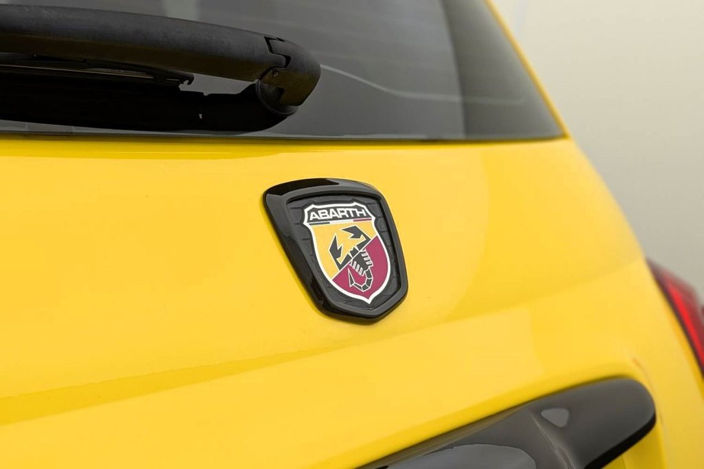 USED 2016 ABARTH 595 1.4 T-Jet Hatchback 3dr Petrol Manual Euro 6 (145 ps) Bluetooth, 17" Alloys, Air Con