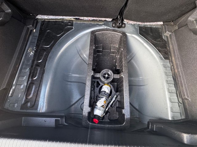 2015 Vauxhall Corsa 1.4L SRI 3dr - Photo 8