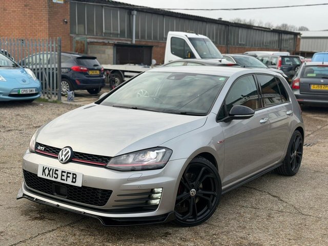 2015 VOLKSWAGEN GOLF - Photo 2