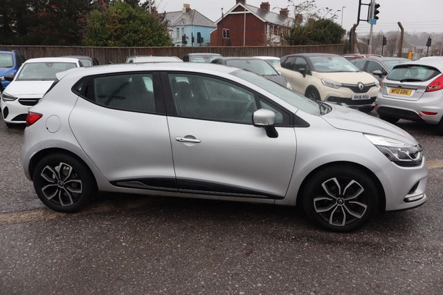 2025 RENAULT CLIO 1.5 dCi Play Hatchback 5dr Diesel Manual Euro 6 (s/s) (90 ps) - Photo 6