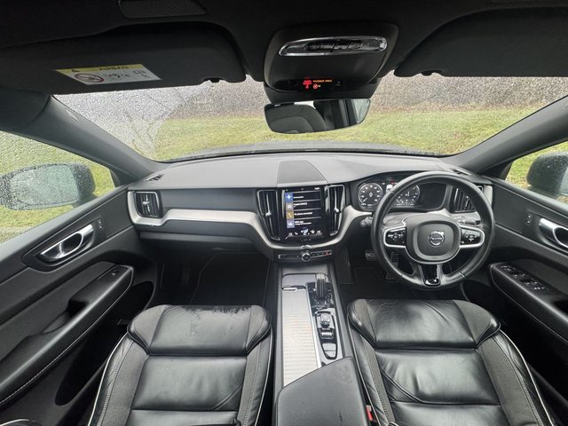 2021 VOLVO XC60 - Photo 9