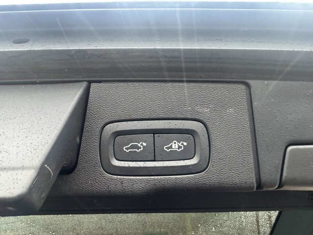 2021 VOLVO XC60 - Photo 12