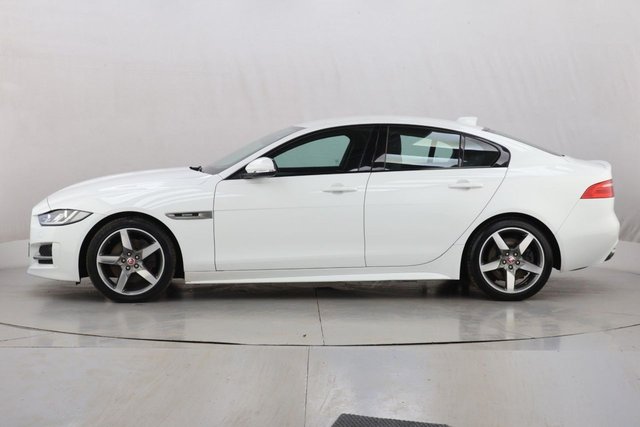 2019 Jaguar Xe 2L R-Sport 4dr - Photo 6