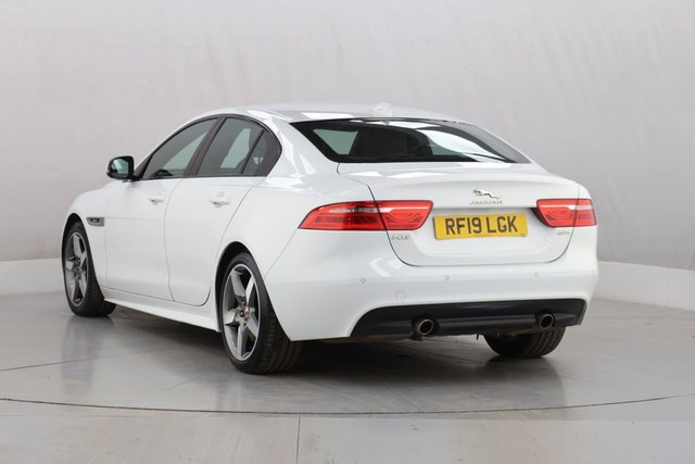2019 Jaguar Xe 2L R-Sport 4dr - Photo 7