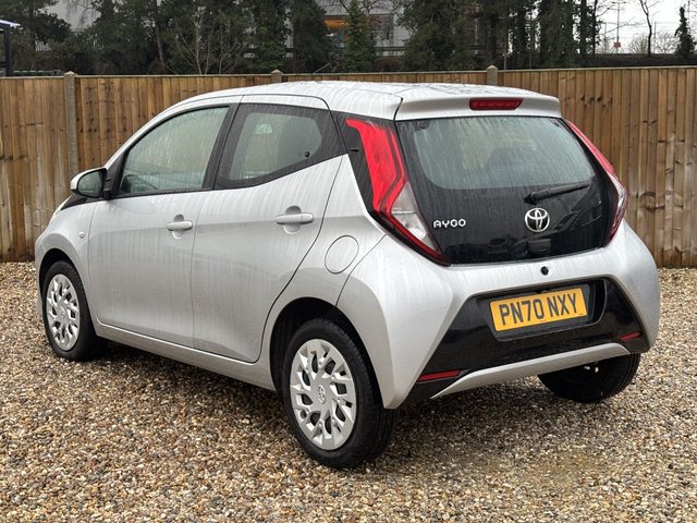 2020 TOYOTA AYGO - Photo 3