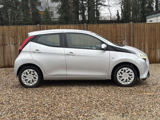 2020 TOYOTA AYGO - Photo 6