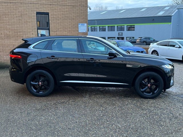 2022 Jaguar F-Pace 2L R-Dynamic S 5dr - Photo 11