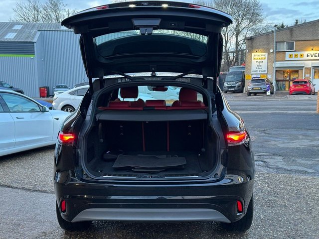 2022 Jaguar F-Pace 2L R-Dynamic S 5dr - Photo 8