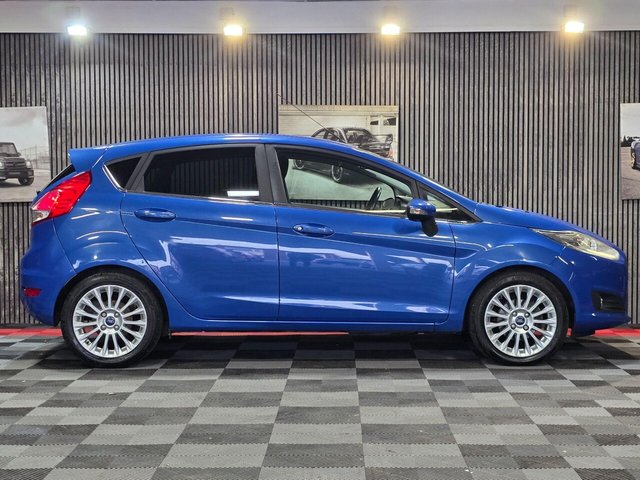 2013 FORD FIESTA 1.0T EcoBoost Titanium Euro 5 (s/s) 5dr - Photo 2