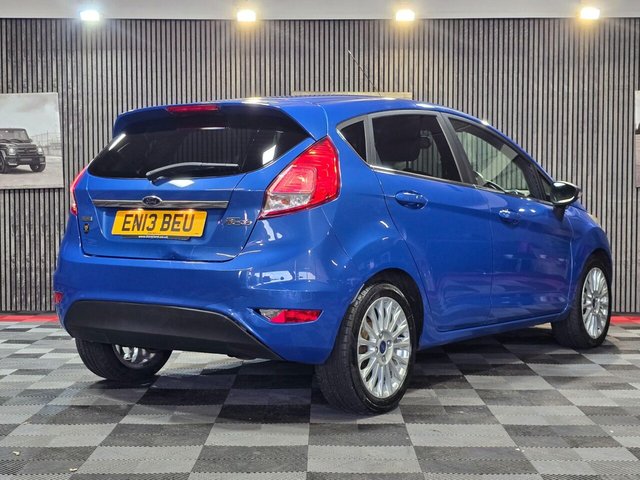 2013 FORD FIESTA 1.0T EcoBoost Titanium Euro 5 (s/s) 5dr - Photo 3
