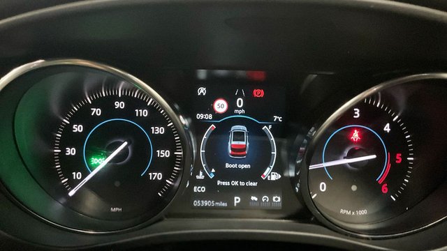 2018 Jaguar F-Pace 2L R-Sport 5dr - Photo 8