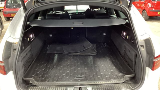 2018 Jaguar Xf 2L R-Sport 5dr - Photo 12