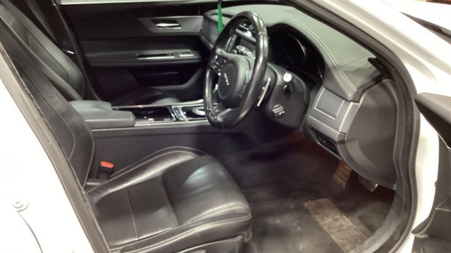 2018 Jaguar Xf 2L R-Sport 5dr - Photo 10