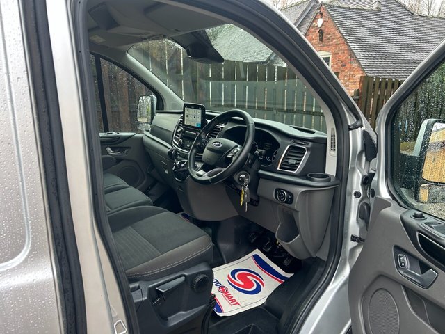 2019 Ford Transit Custom 2L Limited 5dr - Photo 11