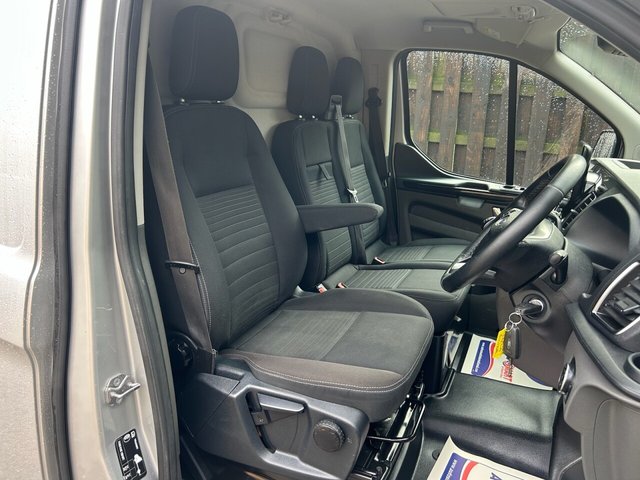 2019 Ford Transit Custom 2L Limited 5dr - Photo 12