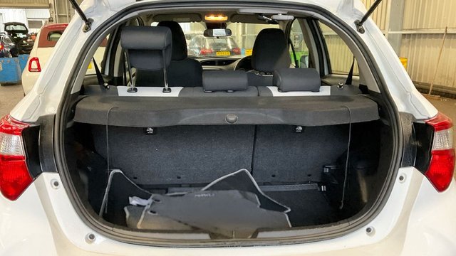 2017 Toyota Yaris 1L Icon Tech 5dr - Photo 11