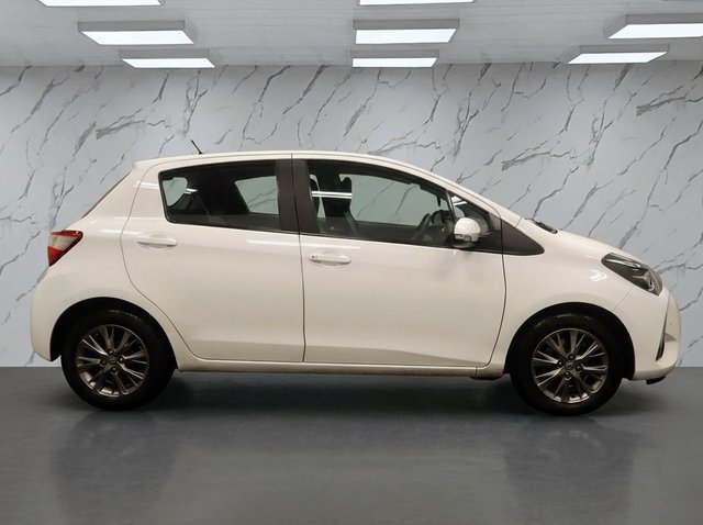 2017 Toyota Yaris 1L Icon Tech 5dr - Photo 5