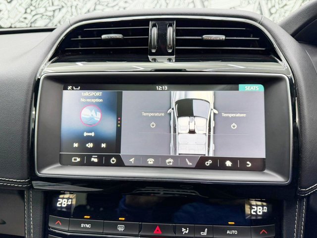 2018 Jaguar F-Pace 2L R-Sport 5dr - Photo 5