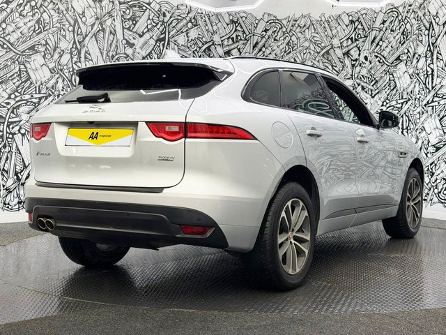 2018 Jaguar F-Pace 2L R-Sport 5dr - Photo 7