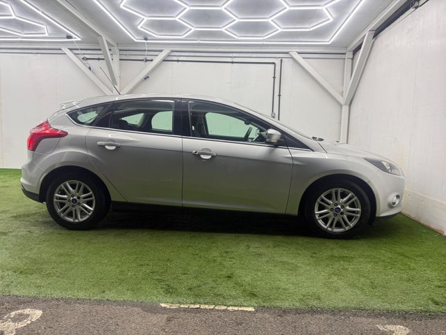 2012 FORD FOCUS 2012 1.6 Titanium Powershift Euro 5 5dr - Photo 5