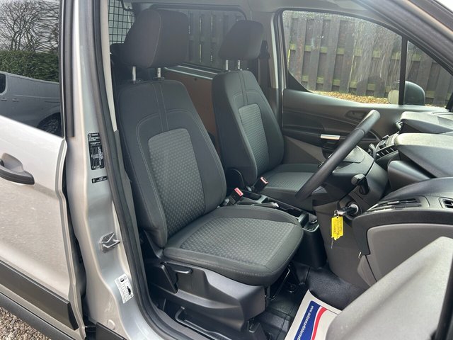2018 Ford Transit Connect 1.5L Trend 6dr - Photo 11