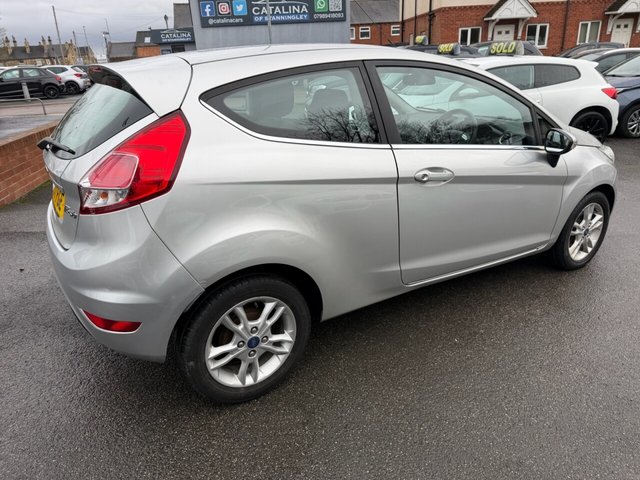2017 Ford Fiesta 1.3L Zetec 3dr - Photo 11
