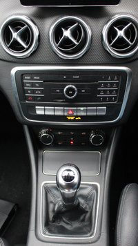 USED 2018 68 MERCEDES-BENZ GLA 1.6 GLA200 SE SUV 5dr Petrol Manual Euro 6 (s/s) (156 ps) 