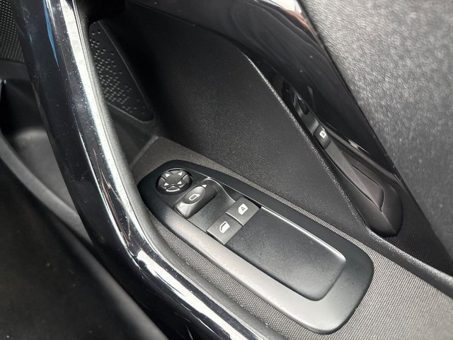 2016 PEUGEOT 208 1.0 PureTech Access (a/c) Hatchback 5dr Petrol Manual Euro 6 (68 ps) - Photo 12