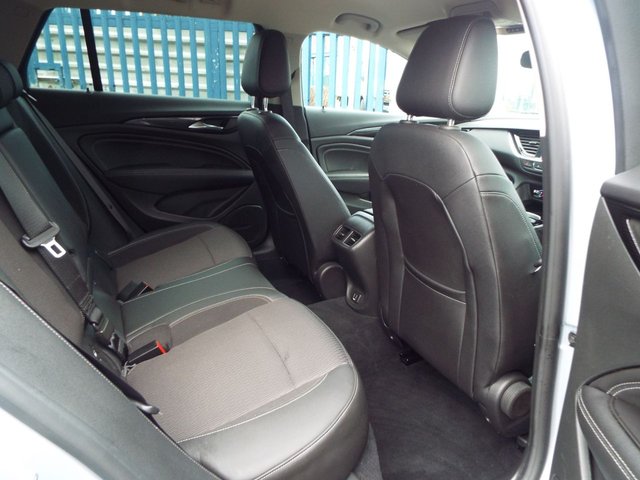 2018 VAUXHALL INSIGNIA 1.6 Turbo D ecoTEC BlueInjection Tech Line Nav Sports Tourer 5dr Diesel Manual Euro 6 (s/s) (110 ps) - Photo 12