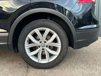 USED 2017 67 VOLKSWAGEN TIGUAN 2.0 TDI SE Navigation SUV 5dr Diesel DSG Euro 6 (s/s) (150 ps) FULL SERVICE HISTORY, SAT NAV!