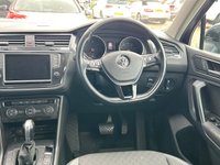USED 2017 67 VOLKSWAGEN TIGUAN 2.0 TDI SE Navigation SUV 5dr Diesel DSG Euro 6 (s/s) (150 ps) FULL SERVICE HISTORY, SAT NAV!