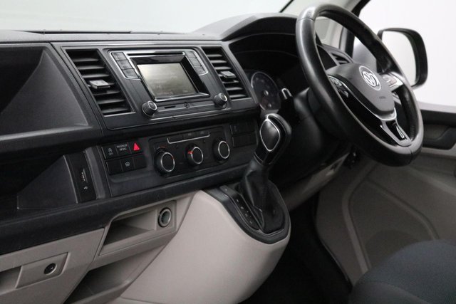 2018 VOLKSWAGEN TRANSPORTER - Photo 2