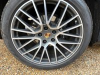 USED 2019 69 PORSCHE CAYENNE 3.0T V6 TiptronicS 4WD Euro 6 (s/s) 5dr 1 Owner, Â£7k optional extras