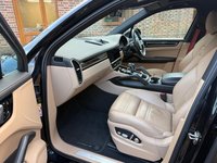 USED 2019 69 PORSCHE CAYENNE 3.0T V6 TiptronicS 4WD Euro 6 (s/s) 5dr 1 Owner, Â£7k optional extras