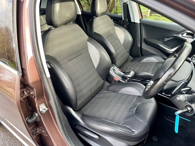 2015 PEUGEOT 2008 1.2 e-VTi PureTech Allure SUV 5dr Petrol EGC Euro 6 (s/s) (82 ps) - Photo 11