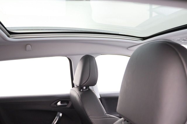 2014 Peugeot 2008 1.6L Feline 5dr - Photo 2