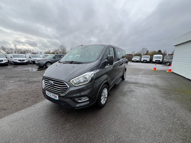 2022 Ford Tourneo Custom 2L Titanium 5dr - Photo 3