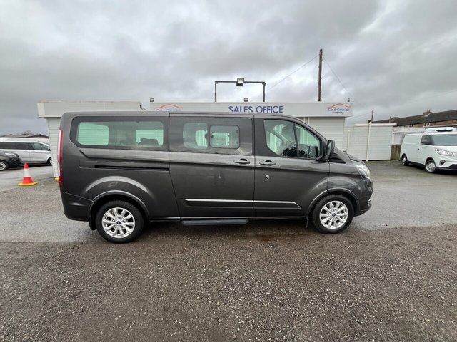 2022 Ford Tourneo Custom 2L Titanium 5dr - Photo 10