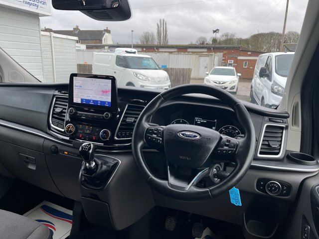 2022 Ford Tourneo Custom 2L Titanium 5dr - Photo 11