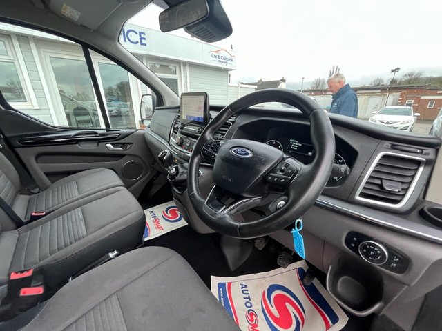 2022 Ford Tourneo Custom 2L Titanium 5dr - Photo 12