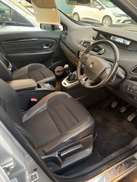 USED 2014 14 RENAULT GRAND SCENIC 1.6 dCi Dynamique TomTom MPV 5dr Diesel Manual Euro 5 (s/s) (130 ps) 